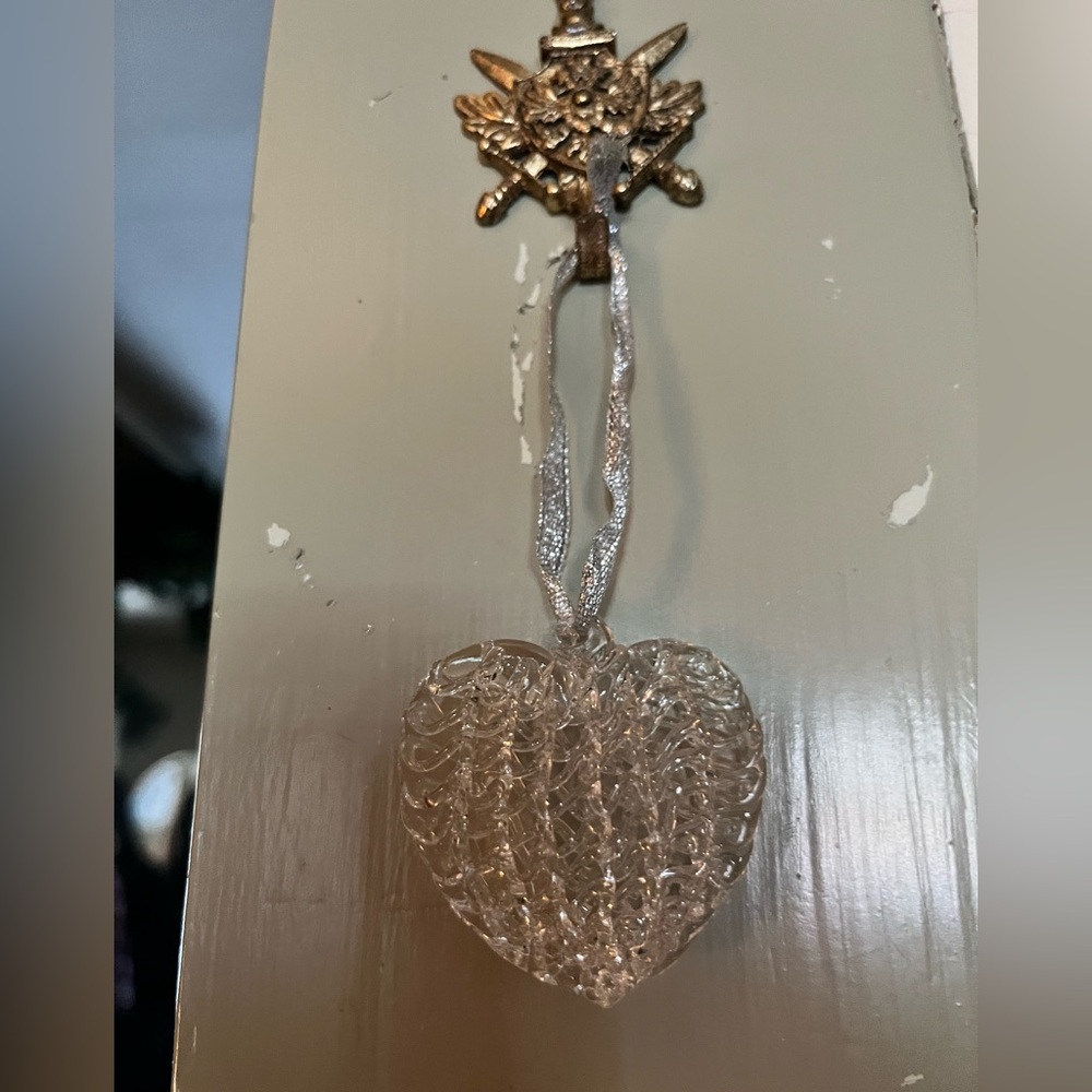 Glass blown Valentine’s Day Heart Ornaments Set of 8 with Silver Ribbon - Picture 5 of 10